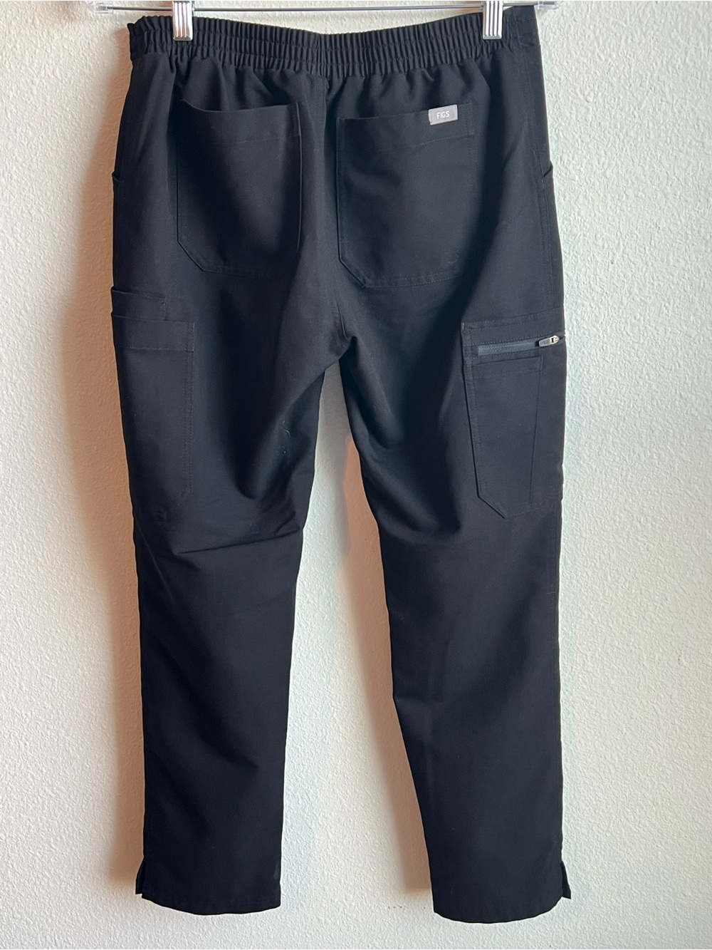 FIGS Women's Black Scrub Pants with Gray Drawstring - Picture 4 of 7